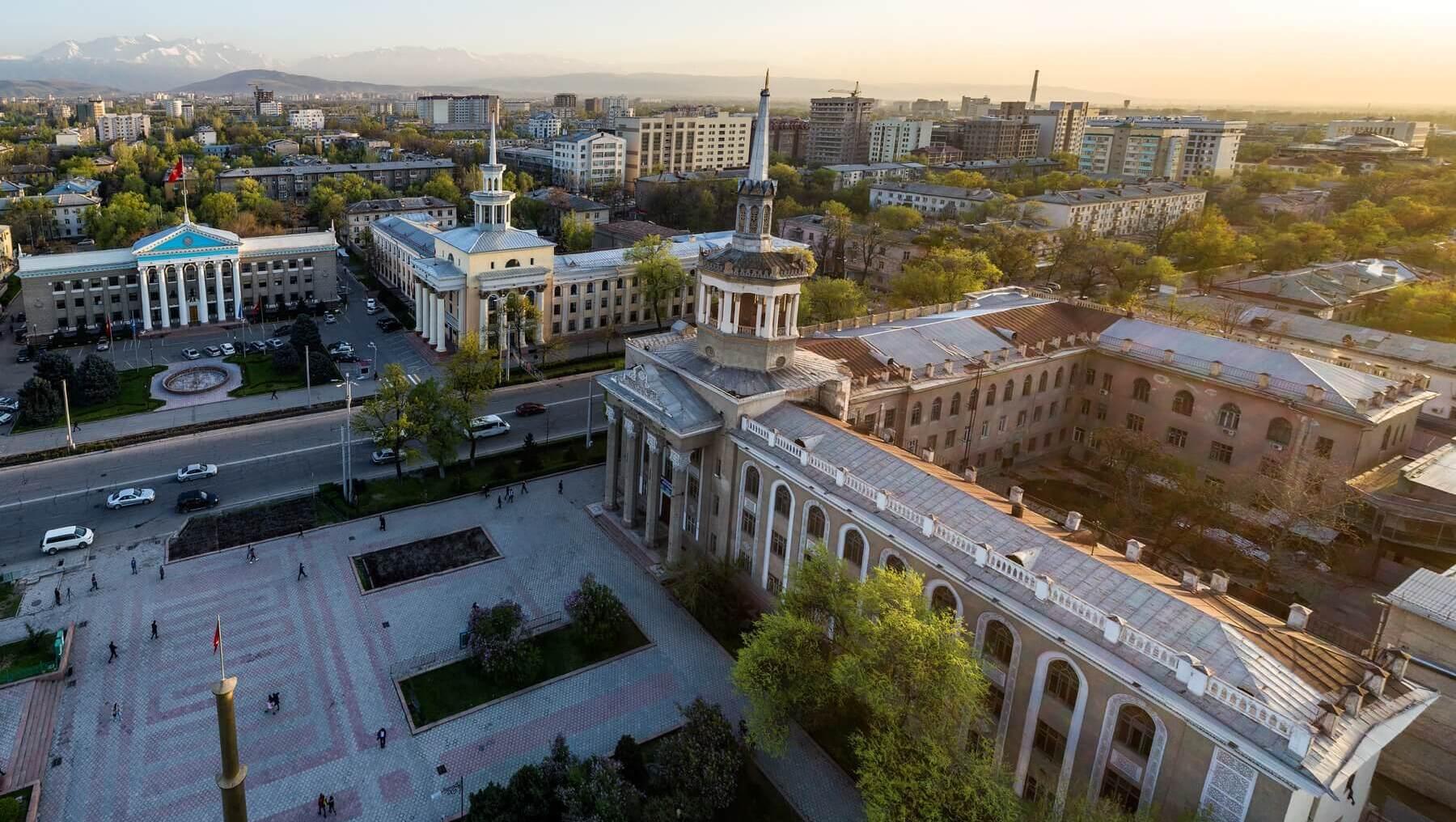 1. Пройдите экскурсию по городу Бишкек с гидом